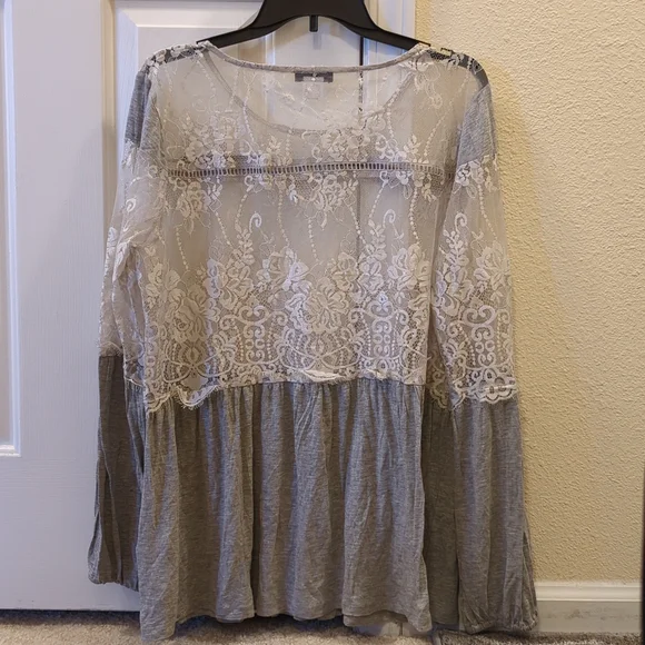 Women's top, size XL, brand new. Mostly white lace with grey jersey lower half - Picture 2 of 5